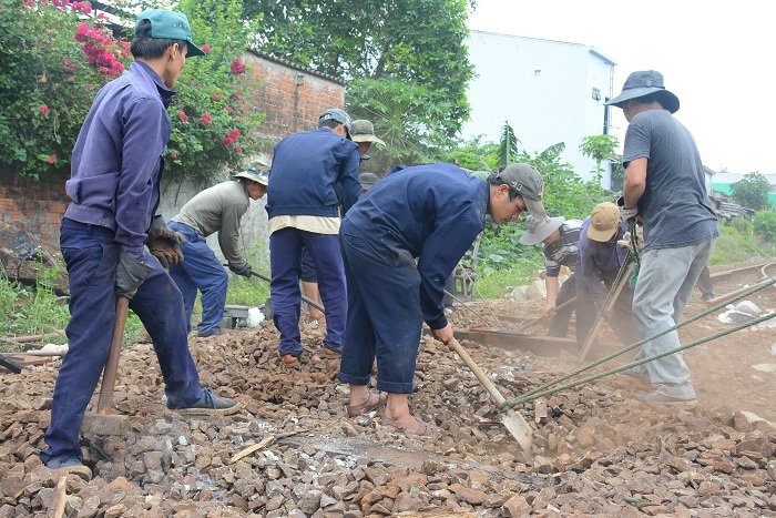 300 công nhân giải cứu hiện trường vụ hai tàu đâm nhau